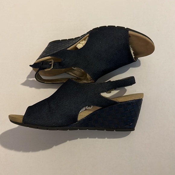 BANDOLINO Blue jean sandals pre owned - Picture 3 of 9